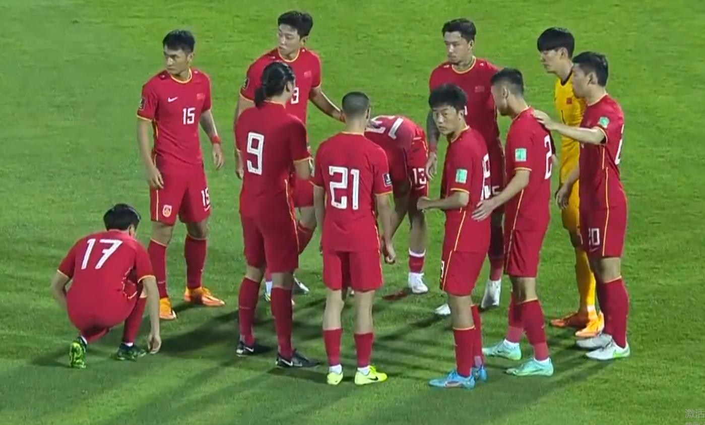 中国男足主帅李霄鹏最新消息,国足首发大调整李霄鹏将重用三人