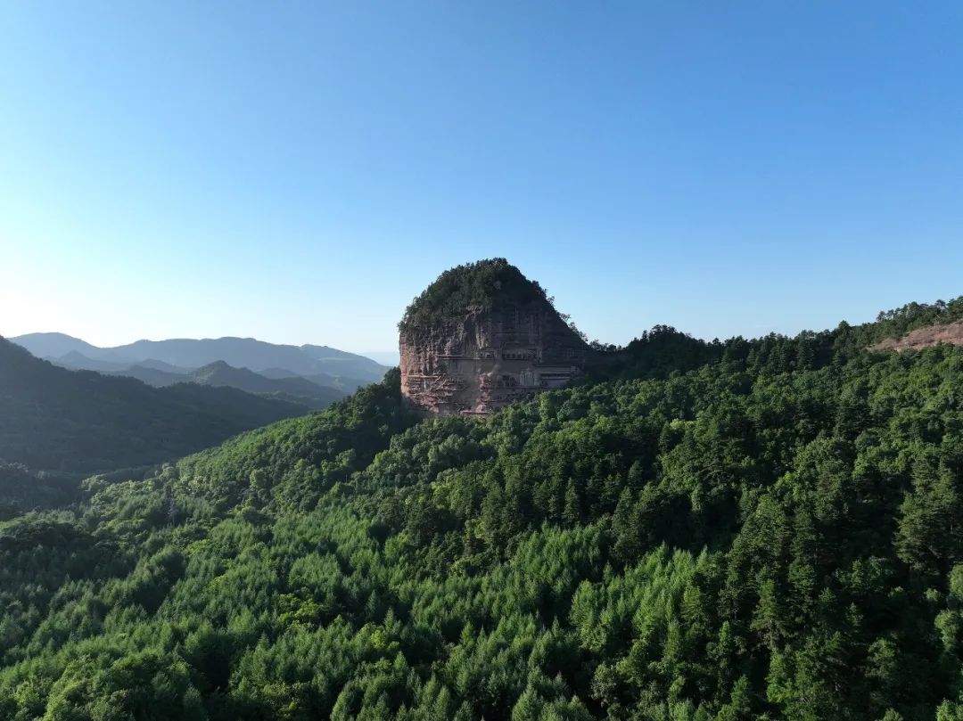 甘肃天水麦积山石窟的特点,走进麦积山石窟感受千年的沉淀