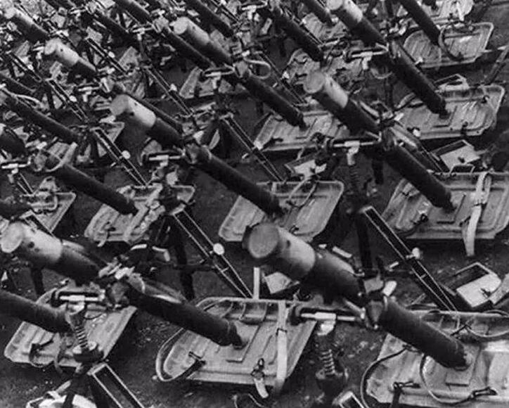 一个步兵连有几门迫击炮,一个营装备几门迫击炮