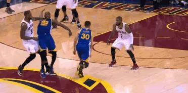 用一生来对抗傲慢与偏见，万字长文记录库里的乔丹精神