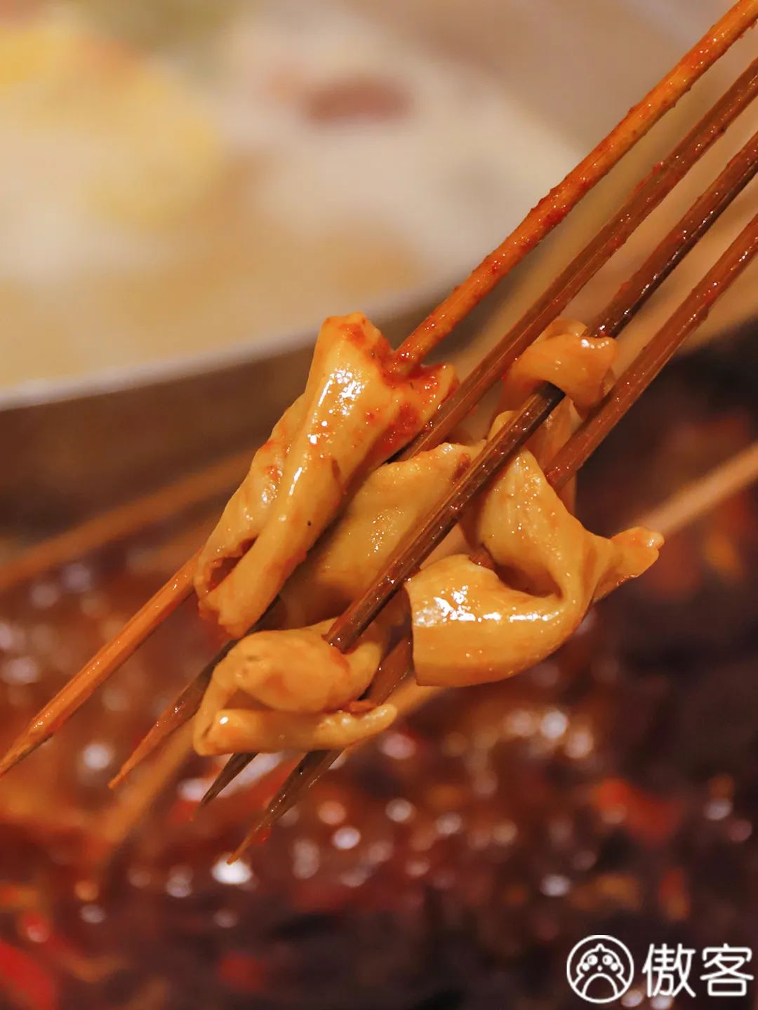 大门只够一人进的火锅店，凭6毛一签的串稳坐翠湖人气王