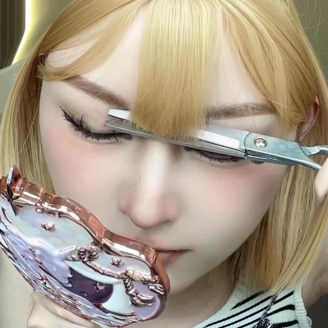 齐刘海两侧也剪齐,齐刘海分成两边弧度不一样怎么办