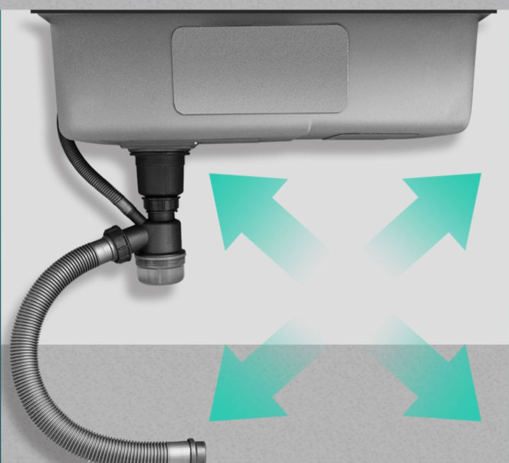 洗菜盆下水管漏了一个洞,洗菜盆下方的电器