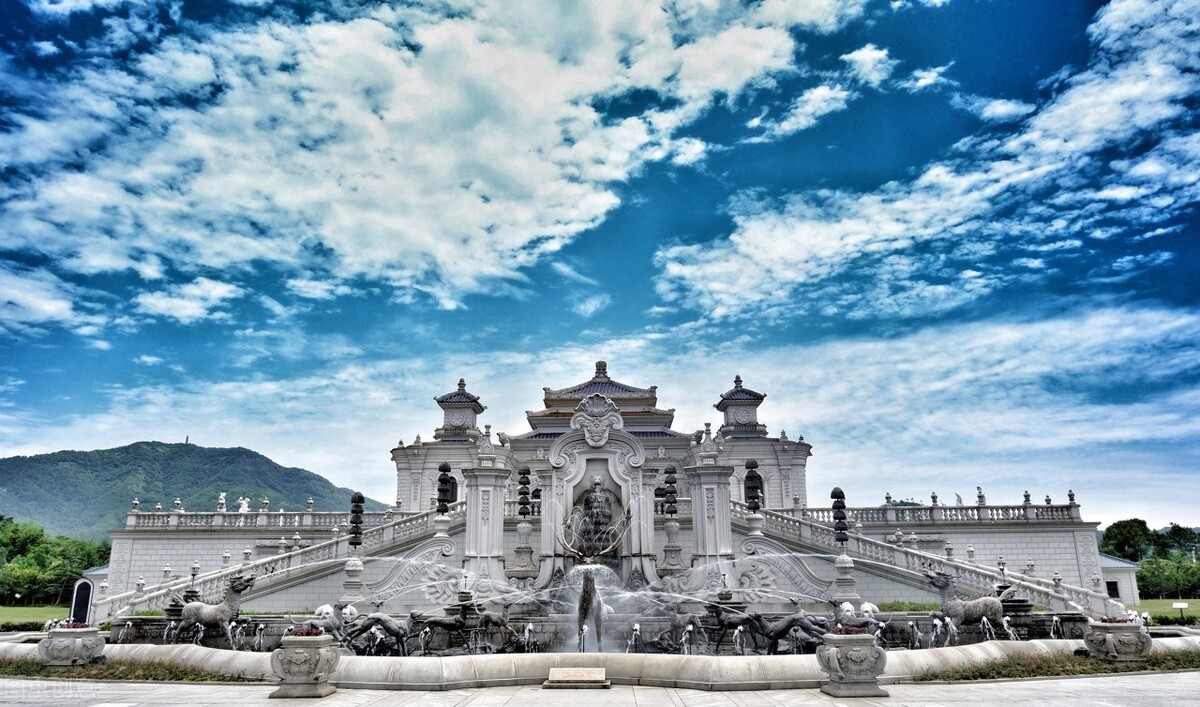 英女王伊丽莎白去世，皇冠名钻“光明之山”再次被推上风口浪尖