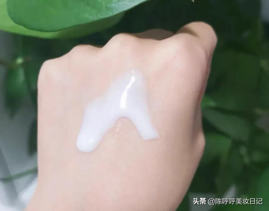 资生堂和欧莱雅水乳哪款好用,欧莱雅水乳推荐补水保湿干皮20岁