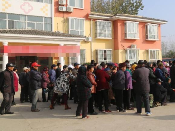 2005年,吉林山村尴尬事,村民深夜睡觉总尿床,老人:真丢人怎么见人