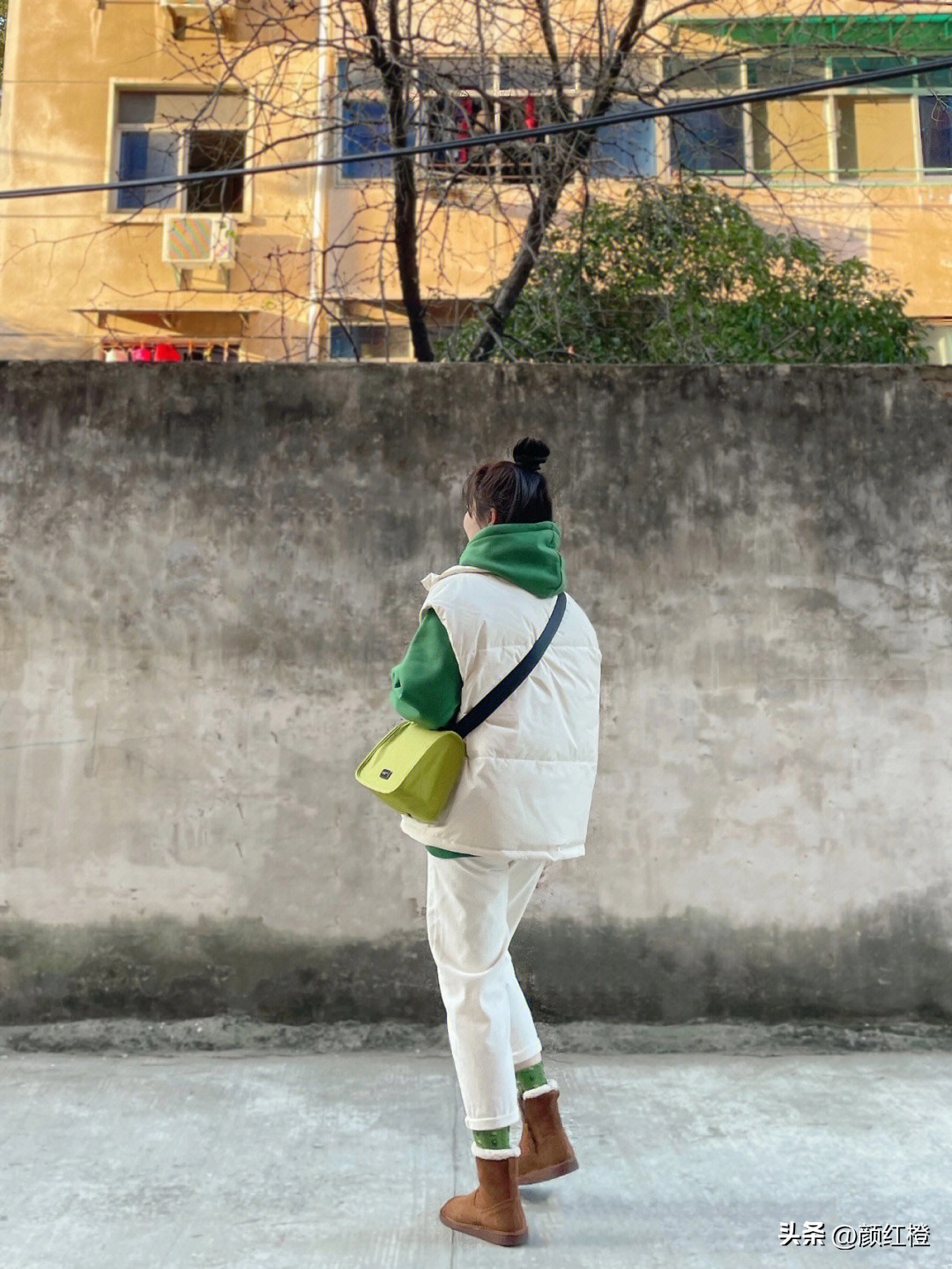 鲨鱼裤搭配长款羽绒服视频,羽绒服鲨鱼裤绝美冬天就该这么穿