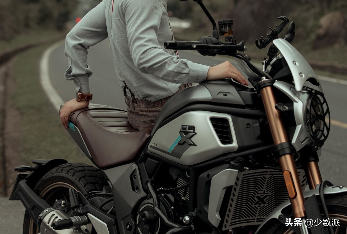 新手学驾驶三轮摩托车的具体步骤,想入坑摩托车的新手该从哪里开始