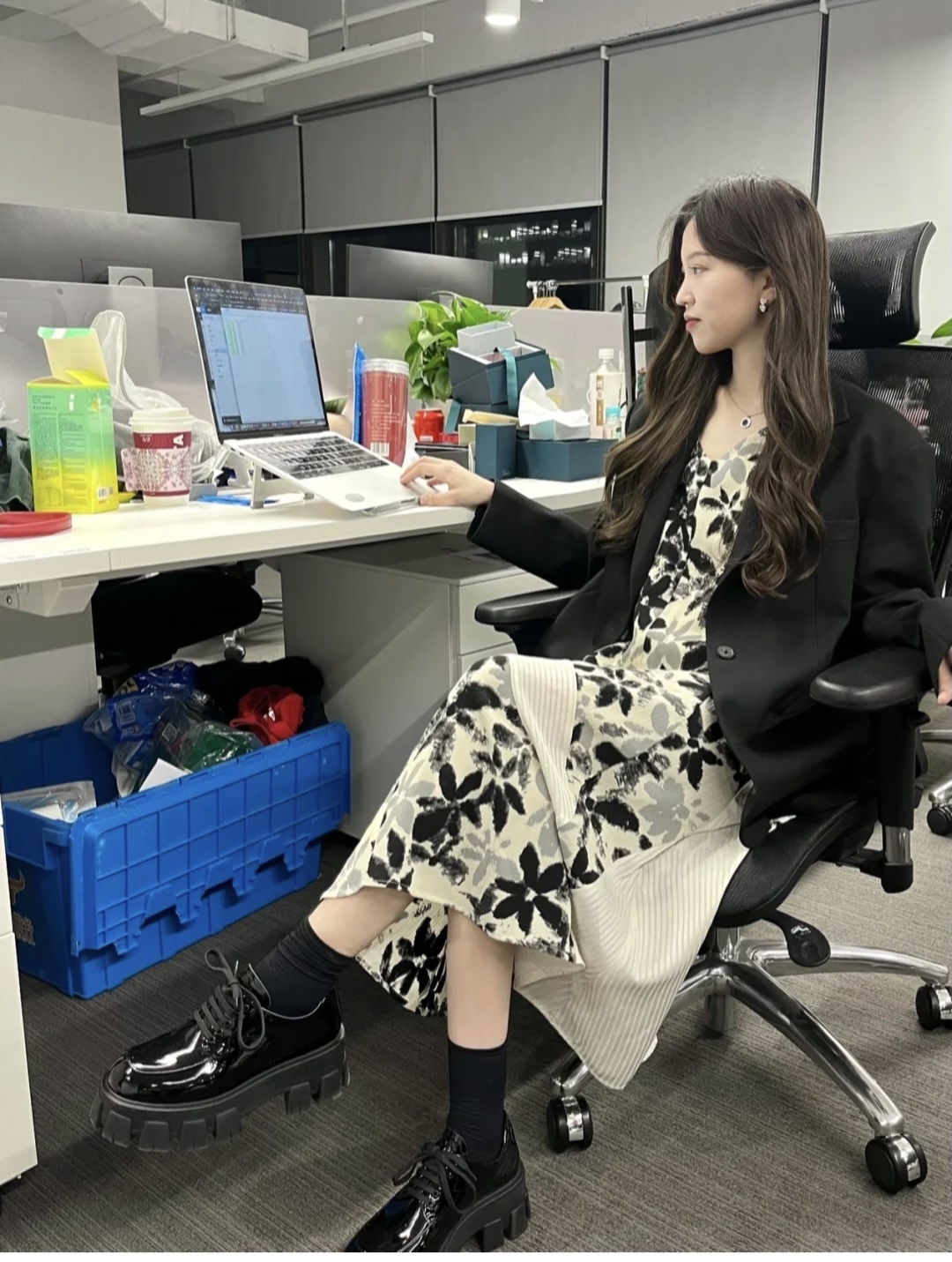 微胖女神张靓颖,张靓颖穿西装的穿搭