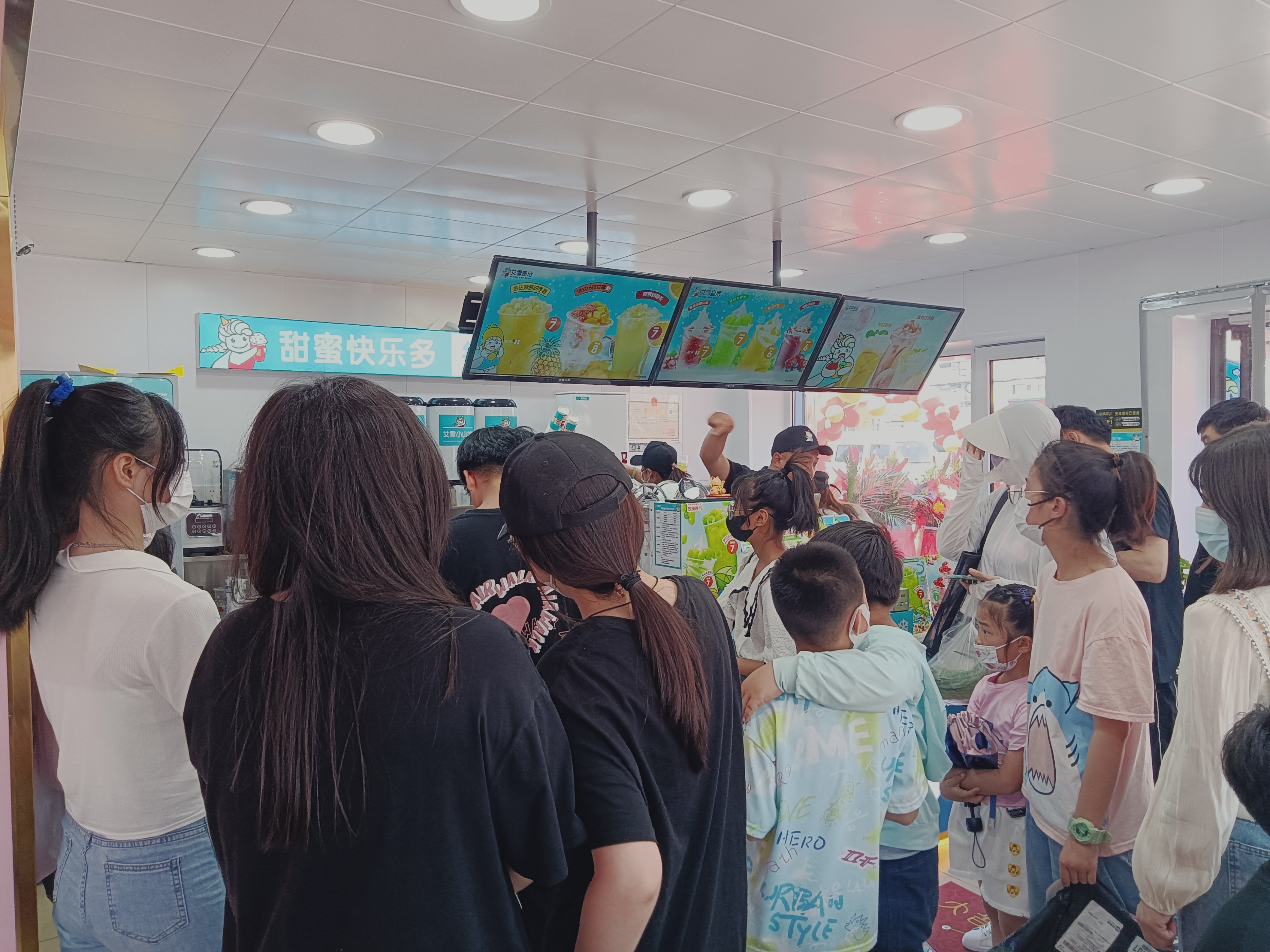 健康饮品店加盟,开饮品店加盟好还是自己开好