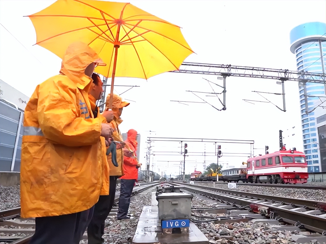 不怕风雨的雨衣,迎接风雨有底气才无所畏惧