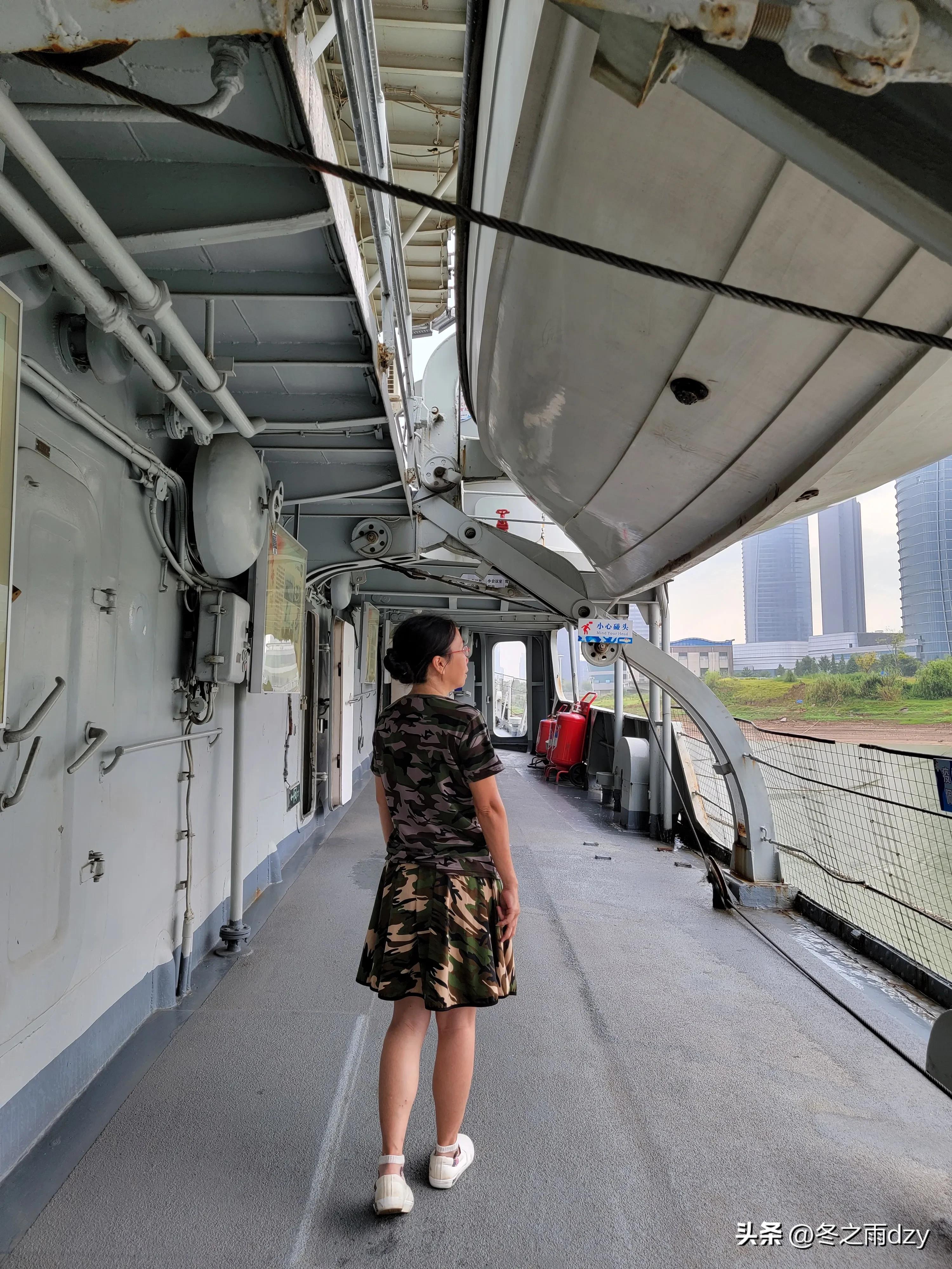 南昌舰主题园凤凰洲湿地公园,凤凰洲建军广场