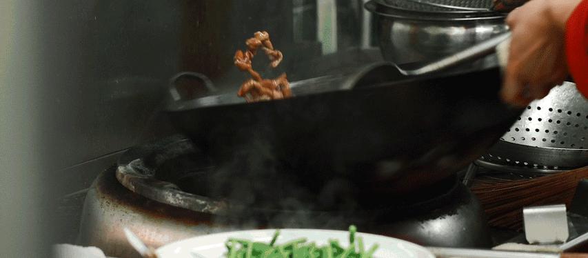 “搞什么，这大排档开到9点，老板就叫我走？”