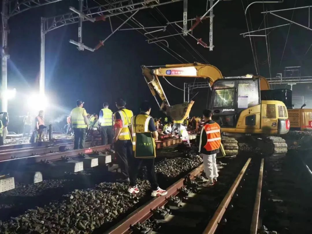 津雄铁路最新进展,津兴铁路正线贯通最新消息