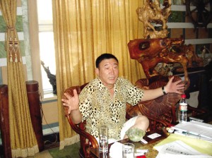 06年一专家出难题，以亿万家产作赌，却被普通电工破解，结局如何