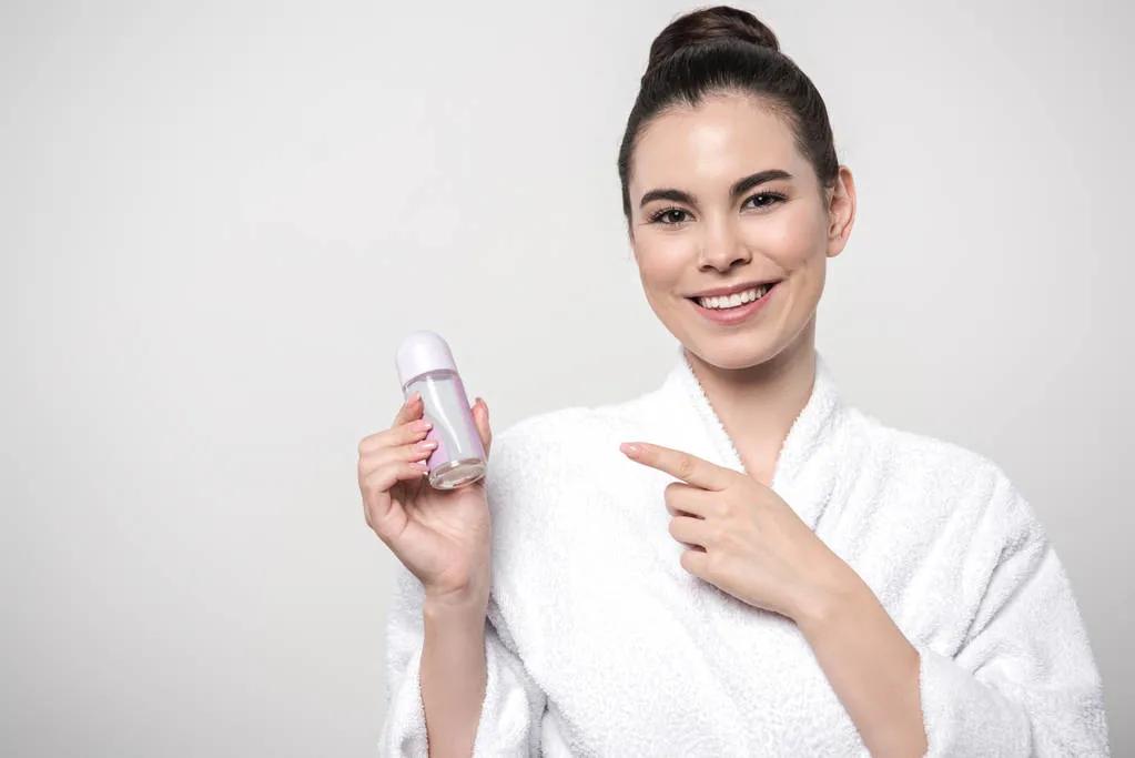 涂防晒后涂粉底液会堵塞毛孔吗,防晒霜和粉底哪个更堵毛孔