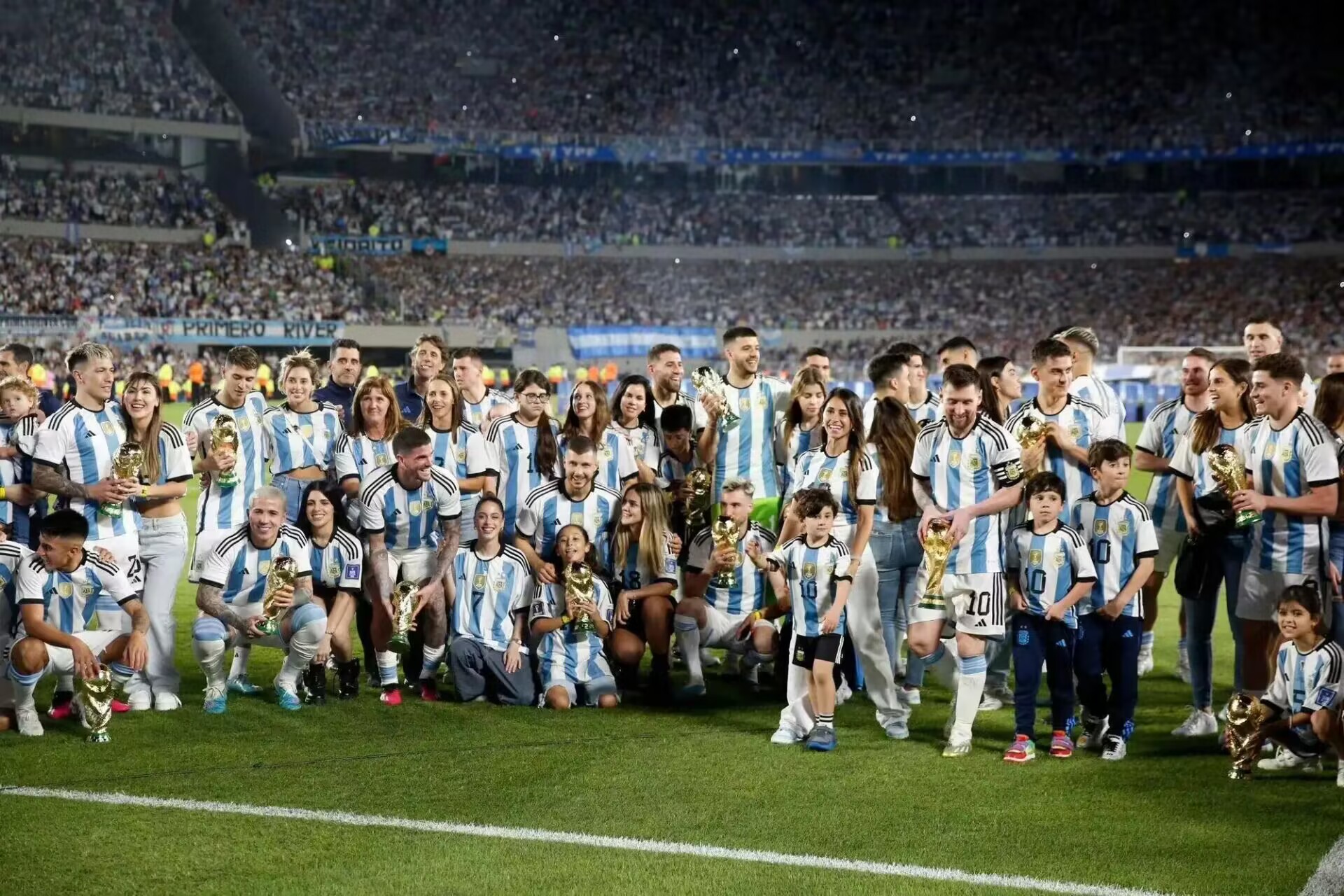 梅西再创多项世界杯纪录,梅西与国足比赛回顾