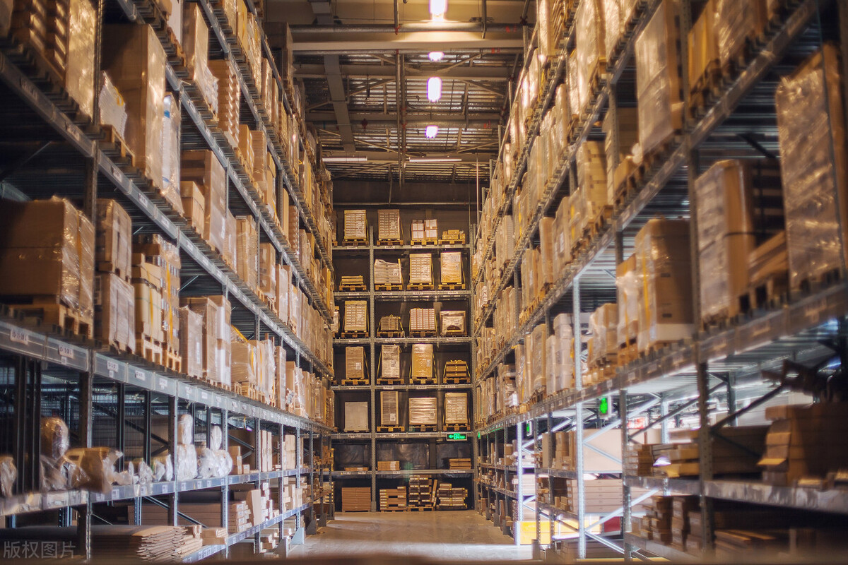 想赚大钱千万别做实体生意，而是要开皮包公司，学会空手套白狼！