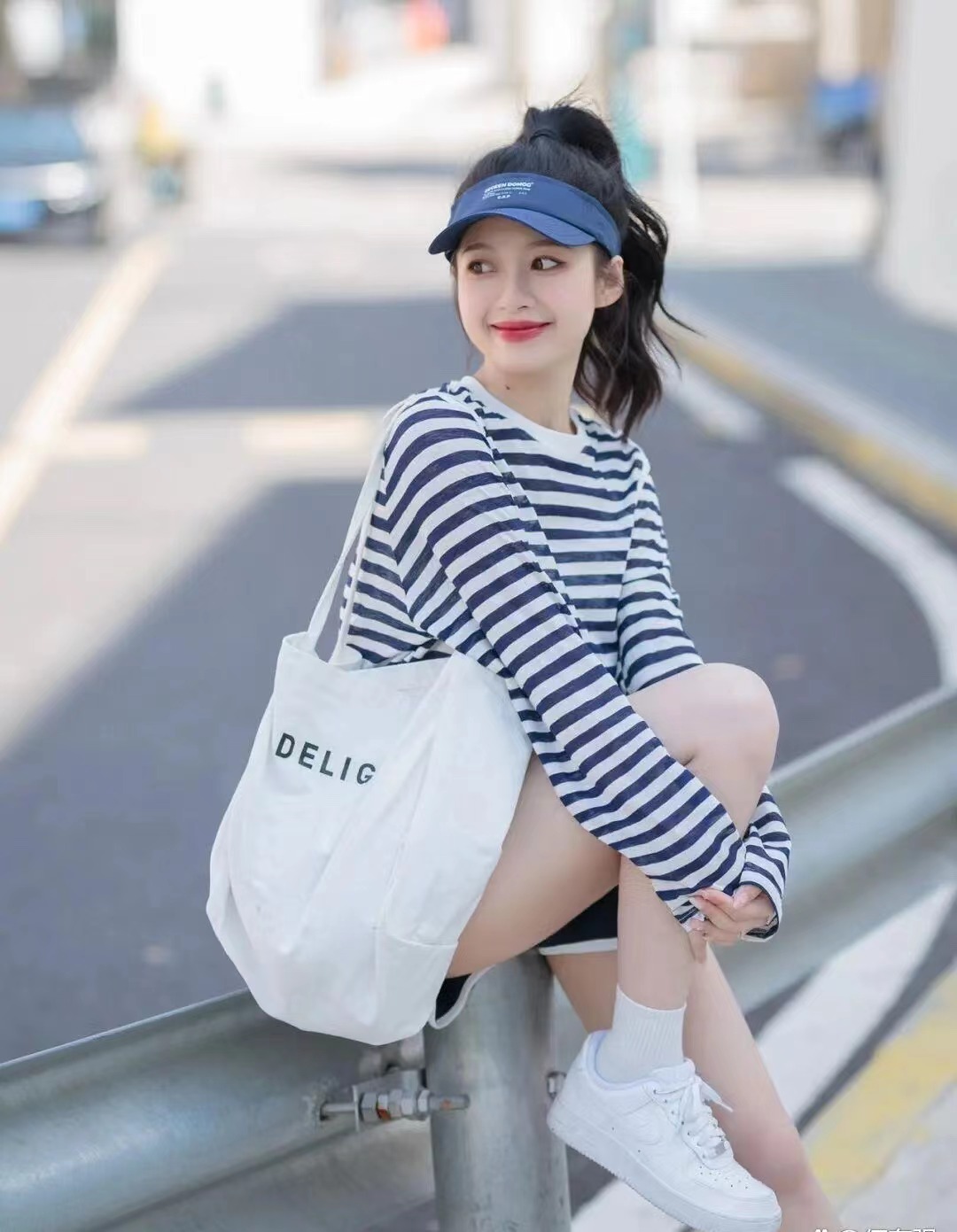 拍照姿势太土怎么拍好看,如何拍照摆姿势好看在风景下