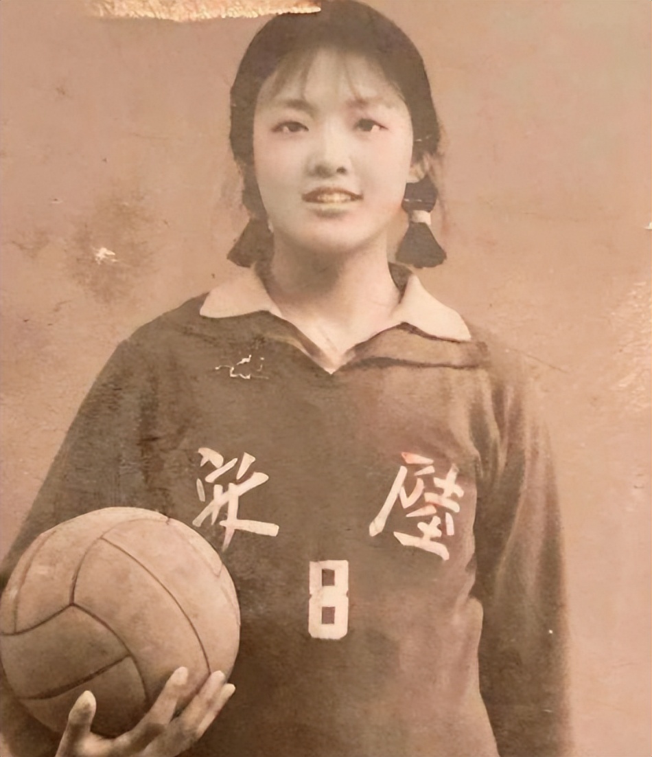 帮汪小菲打赢名画的律师团队,汪小菲给大s剥虾被张雨绮怒怼