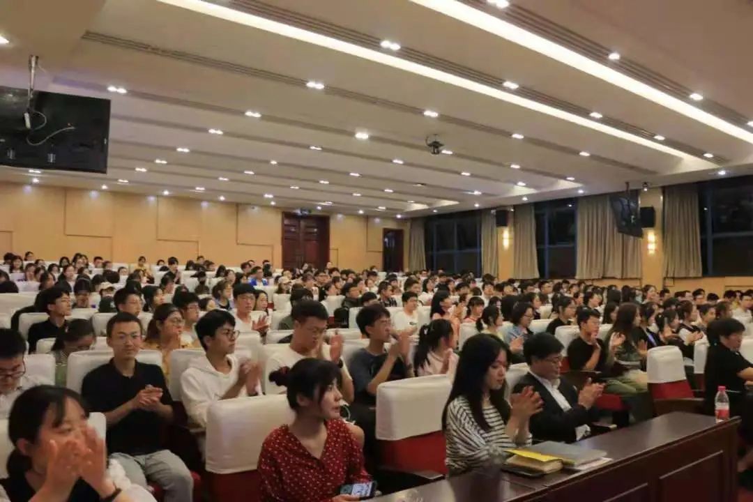 00后大学毕业最吃香的十大职业,大学毕业十大稳就业的职业