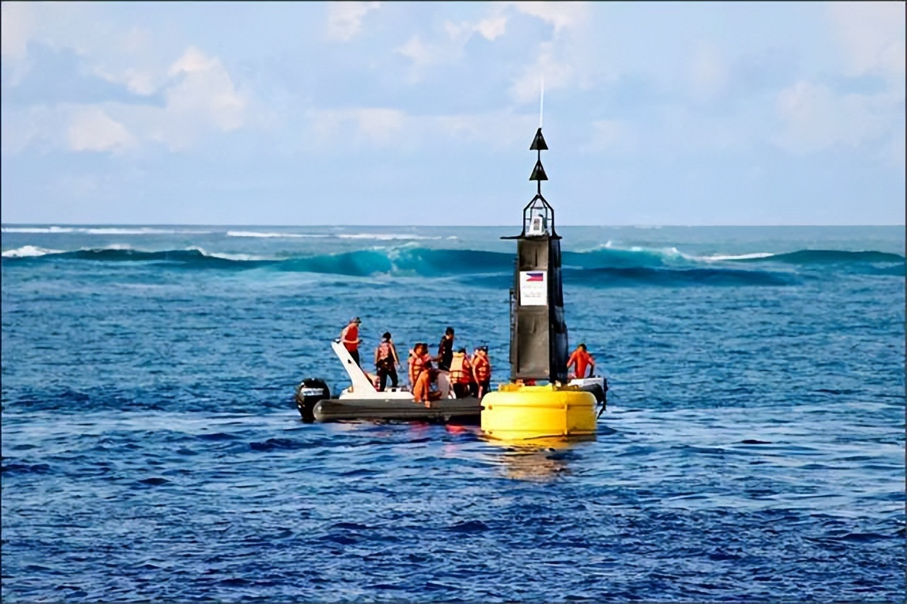 在南海坐滩的菲律宾舰现在咋样了,菲律宾南海最新航母消息