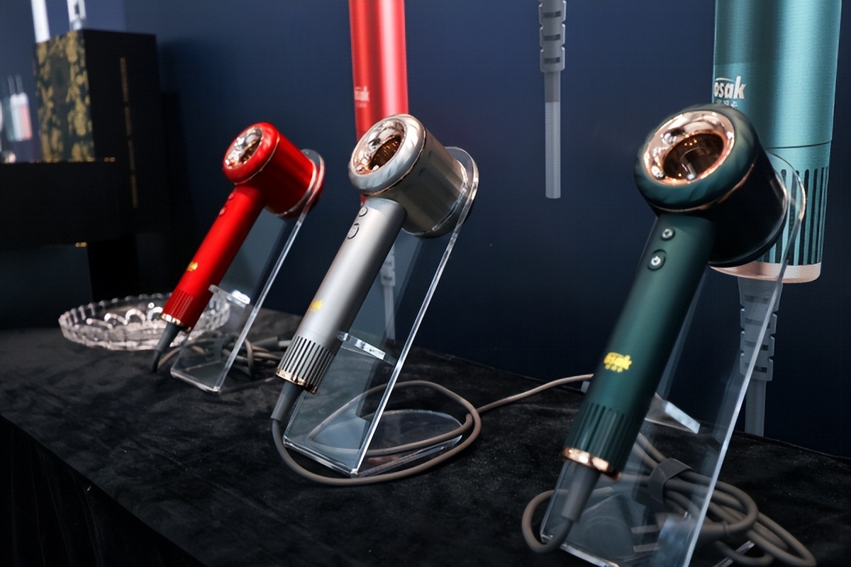 贵的吹风机真的值得吗,贵的吹风机吹发型更好吗