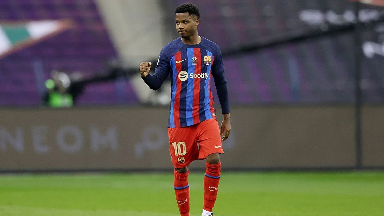 足坛最新转会消息皇马,梅西转会巴黎完整视频