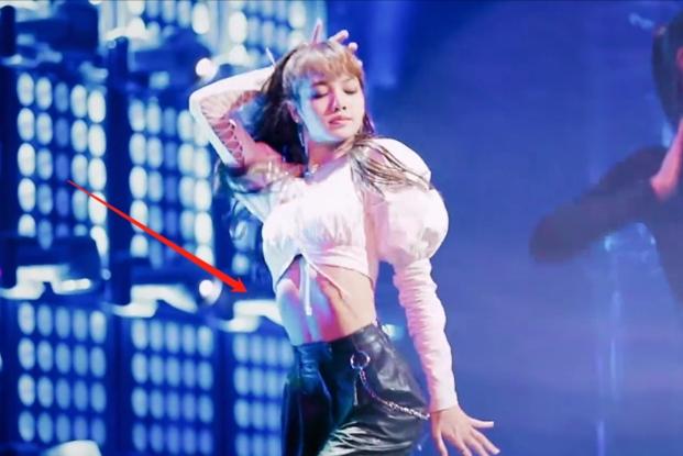 女星华莎被举报,华莎被告涉嫌演出淫乱罪