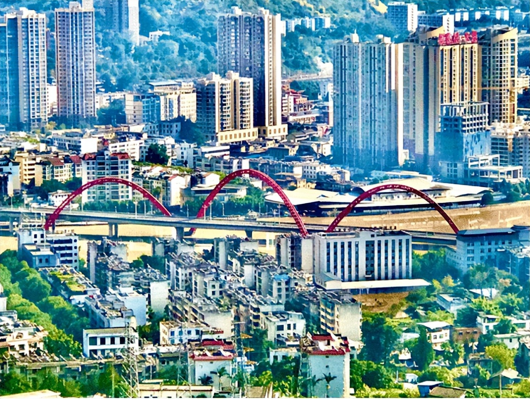 鏁f枃鑸媿,鏁f枃绔欏湪灞遍《閬ユ湜骞冲師