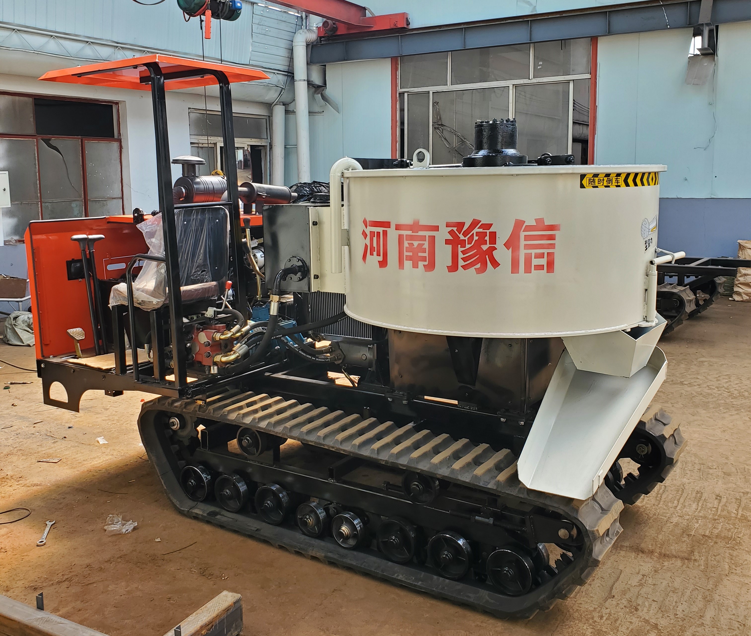 重庆移动式混凝土平口搅拌机,娄底哪有立式平口混凝土搅拌机