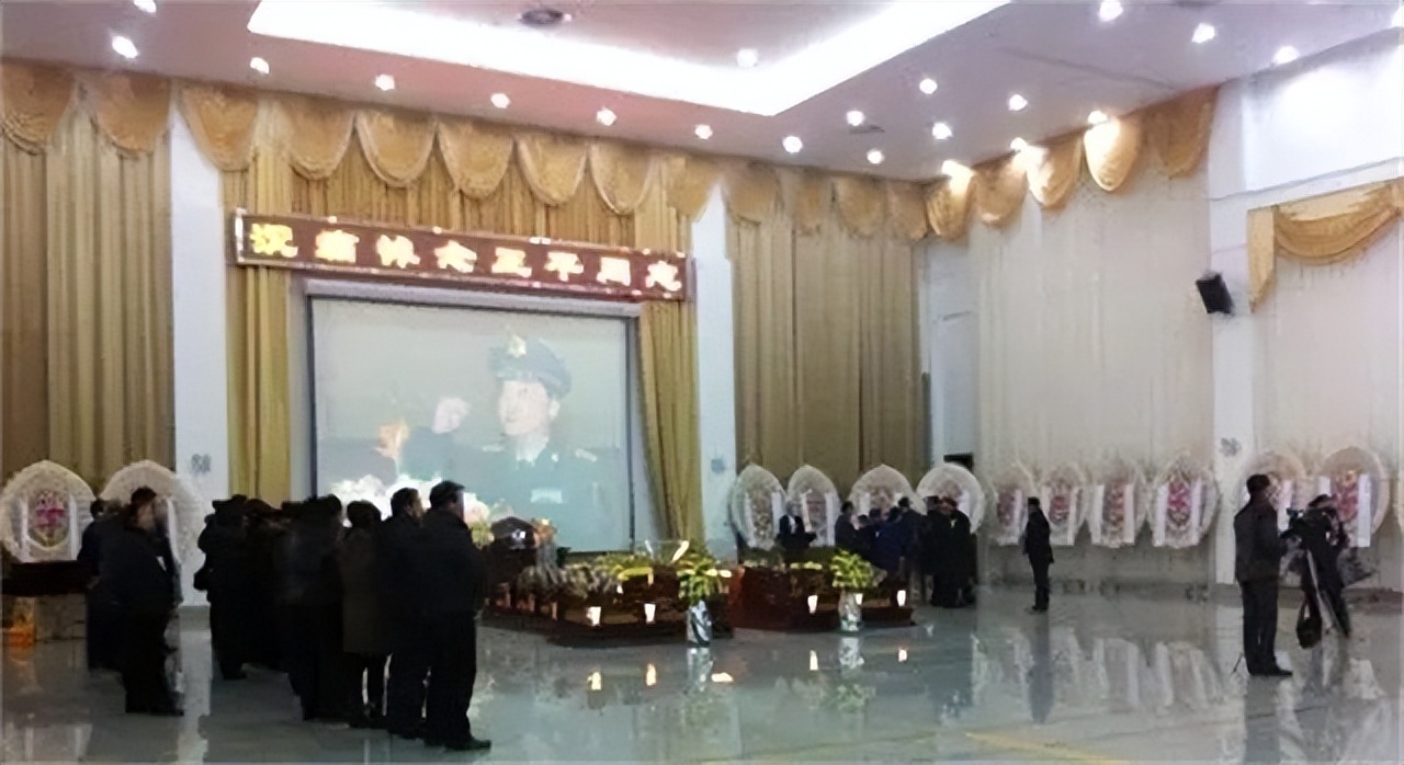 王平去世追悼会视频,王平去世李伯祥