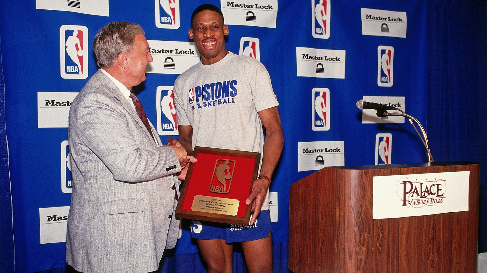 大虫丹尼斯罗德曼完整版,丹尼斯罗德曼为什么叫大虫