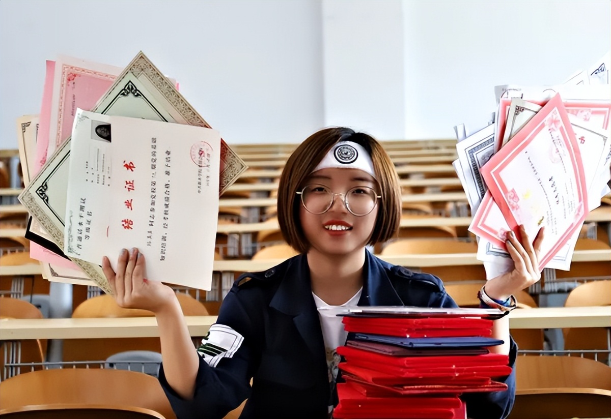 一般大学生找工作建议考的证书,在大学里考什么证书容易应聘工作