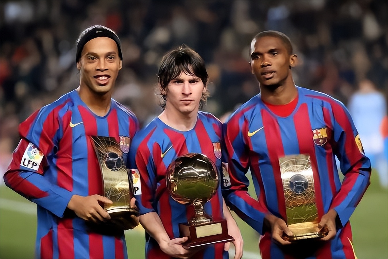 他每天酗酒泡吧，跟女人纵欲自甘堕落，从足坛巨星神坛沦落为笑柄