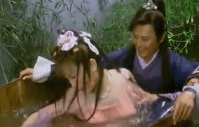 骚扰辱骂、被敬酒、被揩油，娱乐圈的恶趣味，连男演员也难逃魔掌