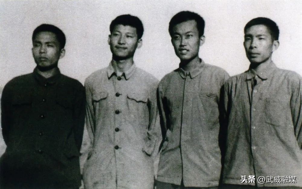 特稿：新征程领路人习*平近**