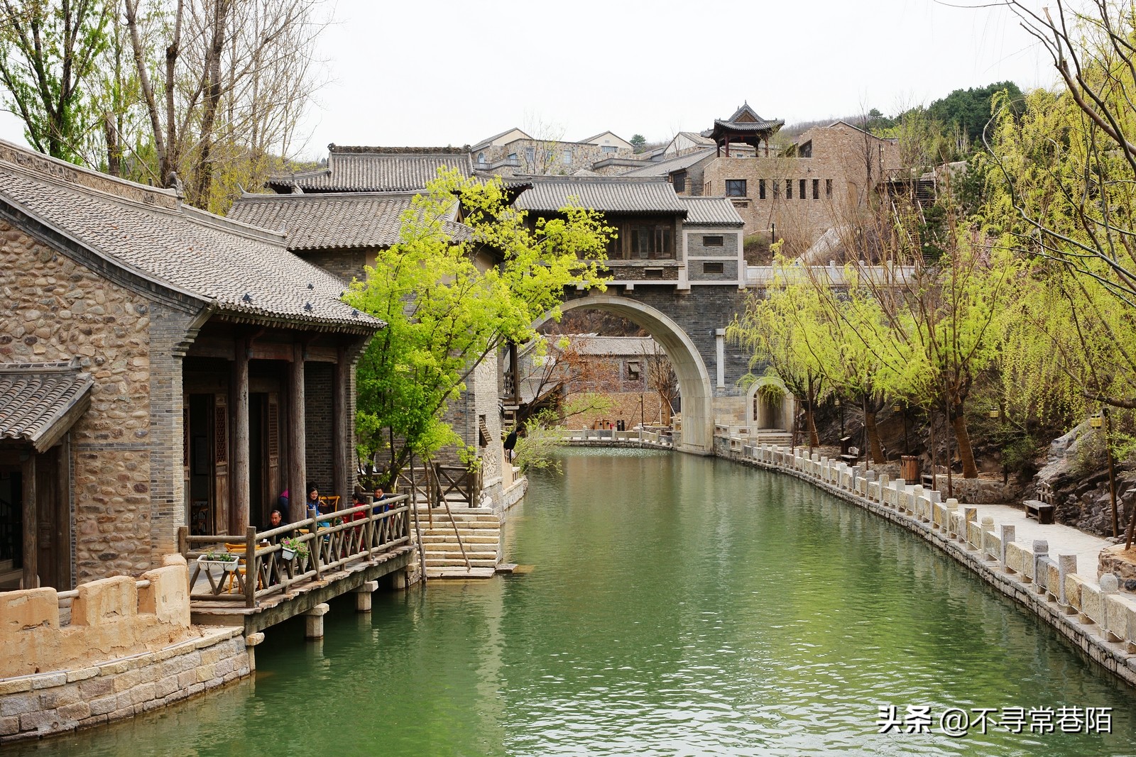 这里有许多历史悠久的古镇,从历史中走来的古镇