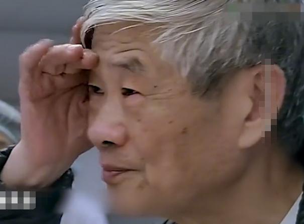 老伴老年痴呆的感人故事,老人脑梗感人故事