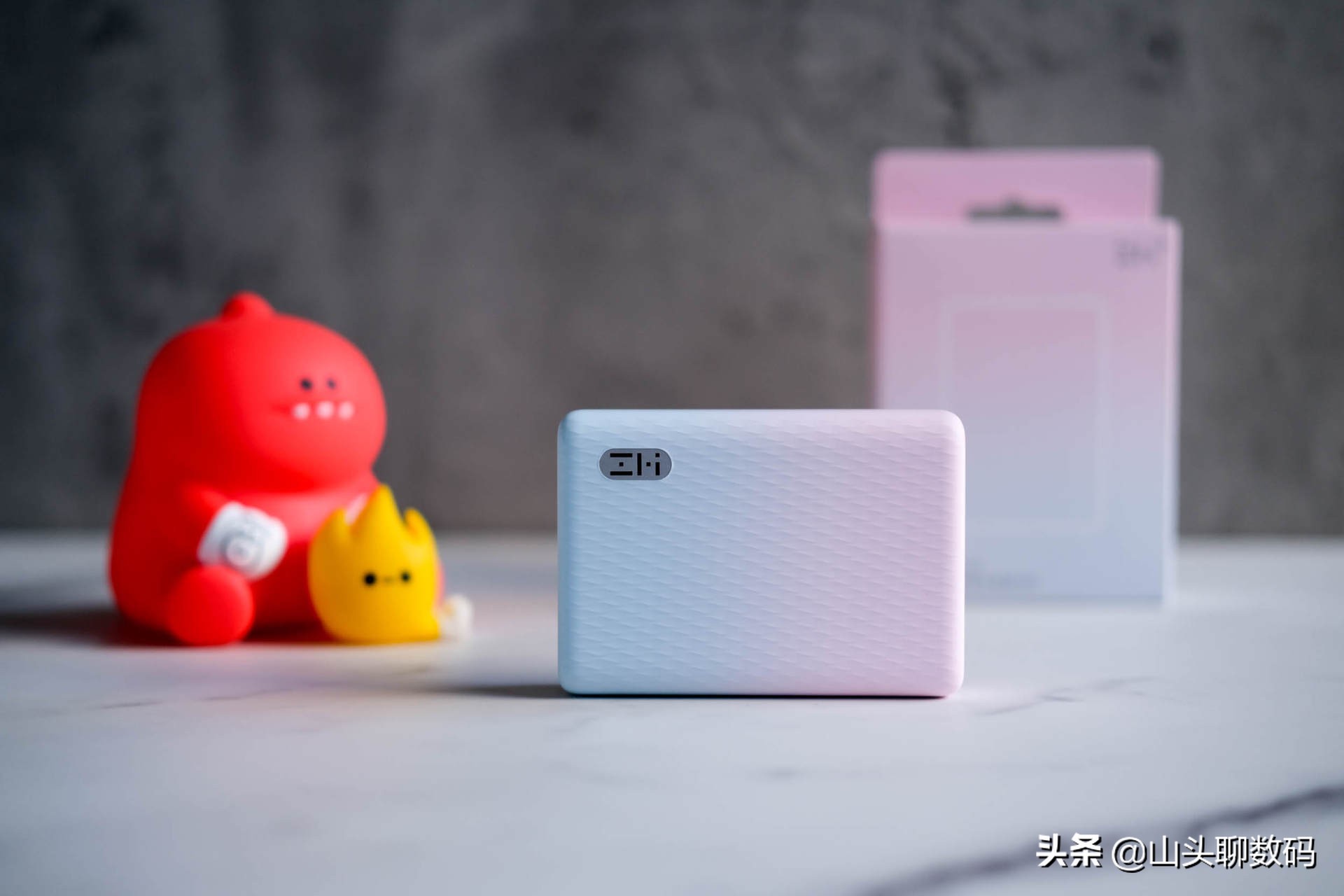 zmi自带线充电宝测评,zm快充移动电源