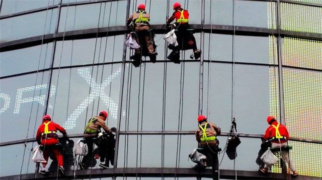 离死亡最近的职业,高空工作坠落死亡事件