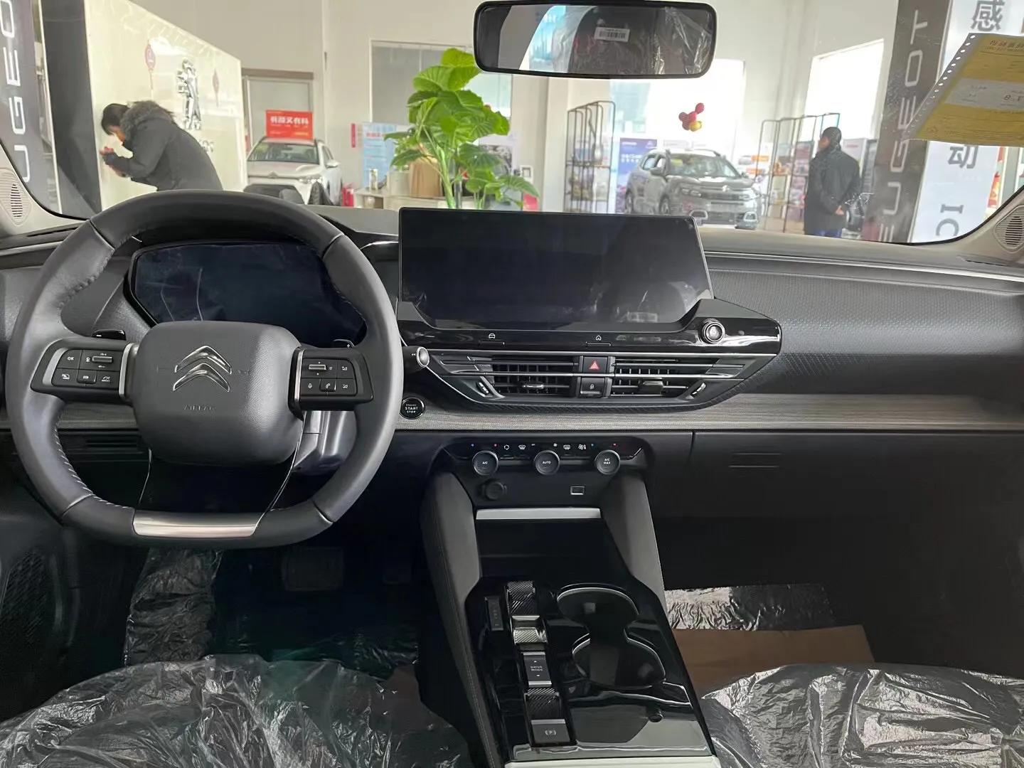 不顾家人反对买了这个车后悔吗,凡尔赛c5x的驾驶感受如何