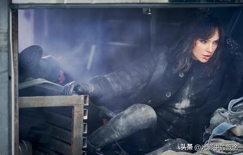 加朵网飞动作片《铁石心肠》，这是女人版007！还是《碟中谍》？