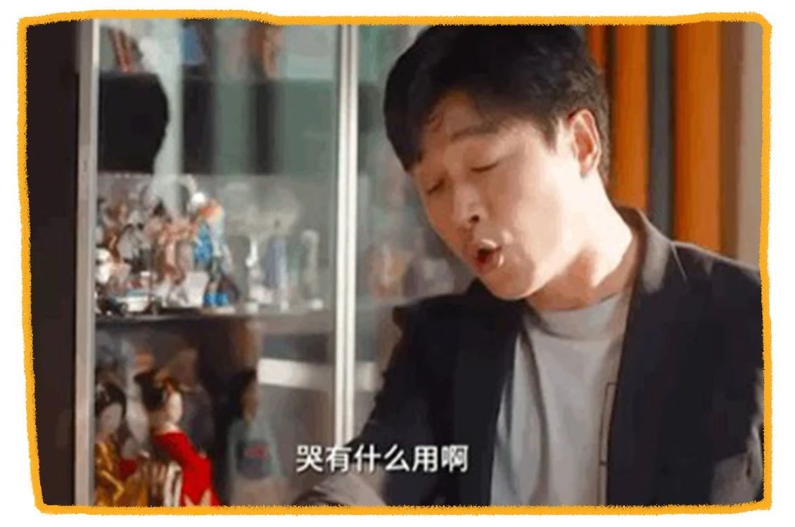 男孩考了88分被父亲表扬,男孩考23分给爸妈展示试卷获点赞