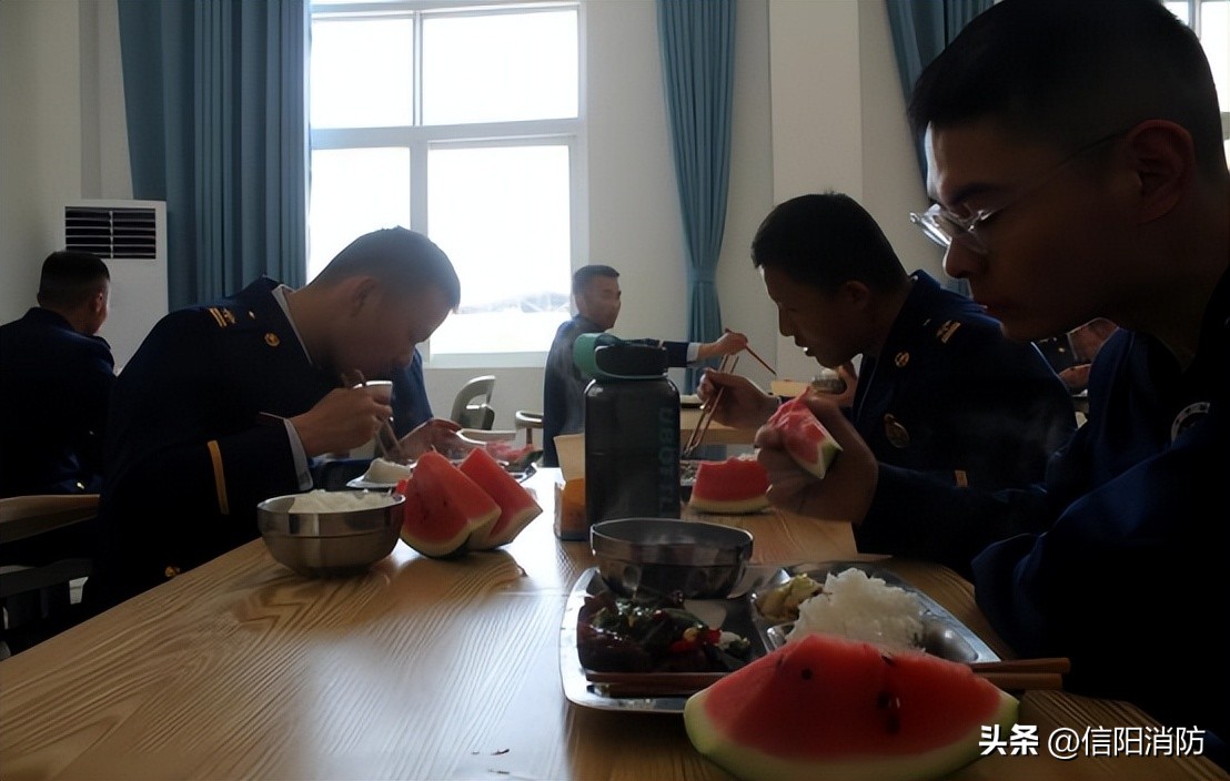 消防十二时辰丨记录蓝朋友的一天记录每时每刻的满分生活