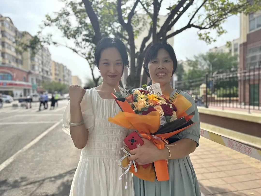 刚刚，青岛5万多勇士霸气走进战场！少年，此去何求？夺盛名、拔头筹、争魁首、独占鳌头！