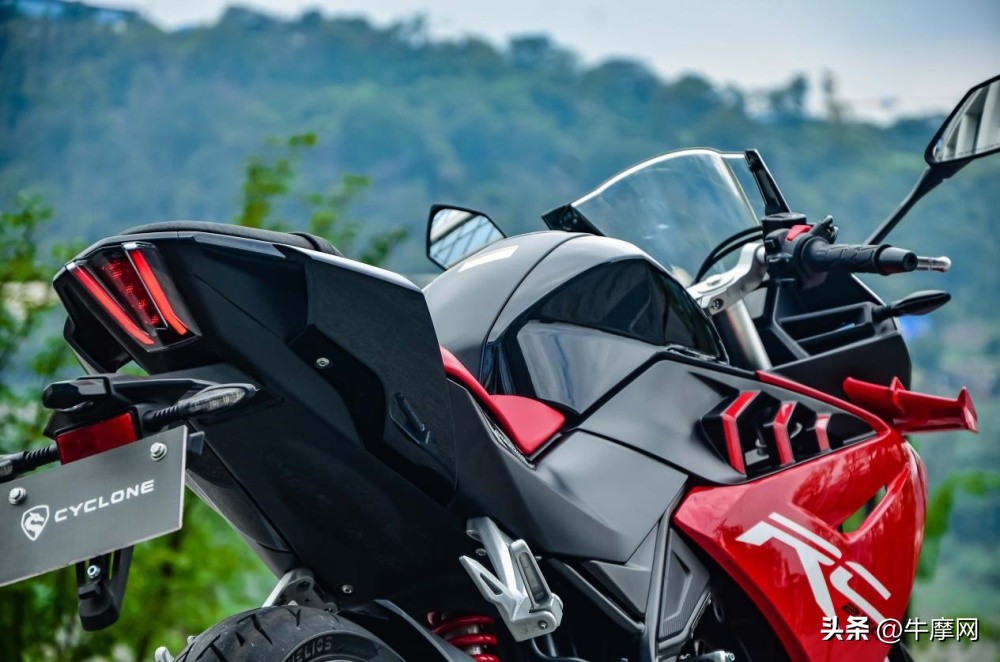 入门仿赛推荐1-2万双缸,赛科龙rc250仿赛震动大吗