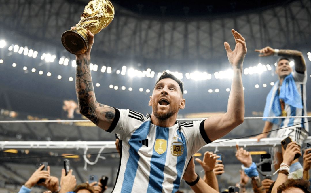 梅西来华球场里的大腕,球王梅西来了梅西中国行独家首秀