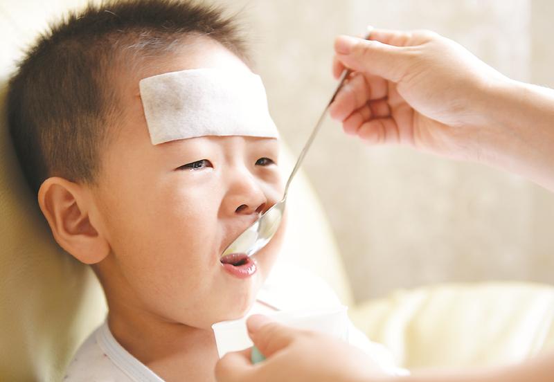 吓人！2岁女孩下身红肿一碰就疼，扒开裤子后，医生都心疼坏了