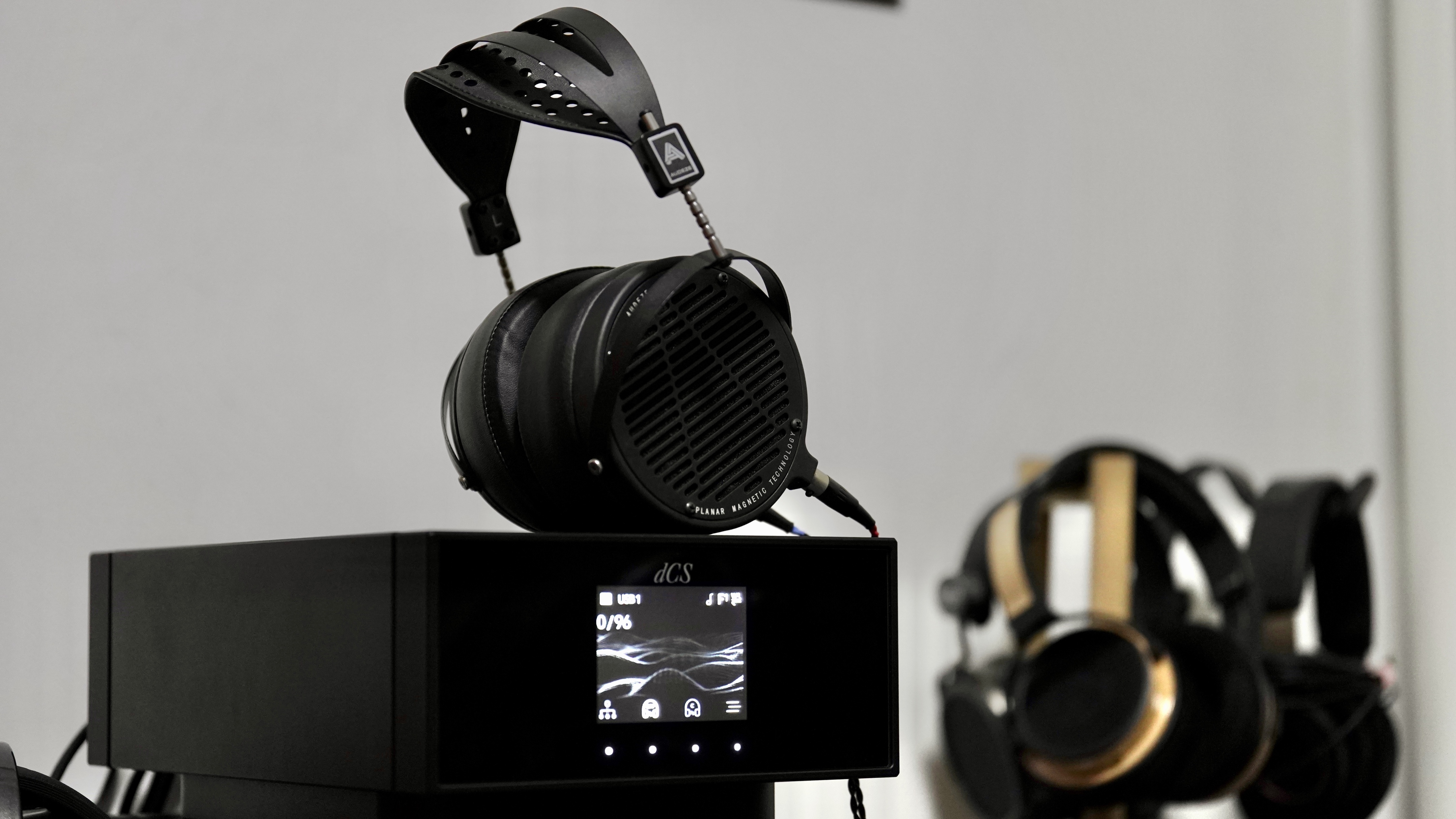 世界上最贵的耳机是哪款,世界上最贵的耳机是多少钱